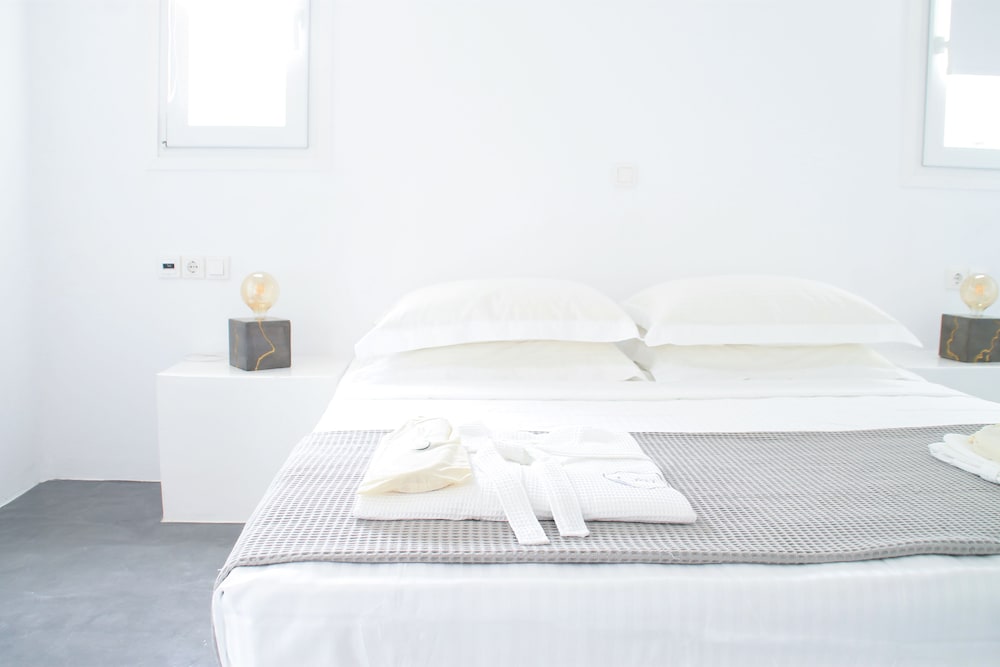 Luxury Suite, 1 Bedroom, Jetted Tub, Garden Area