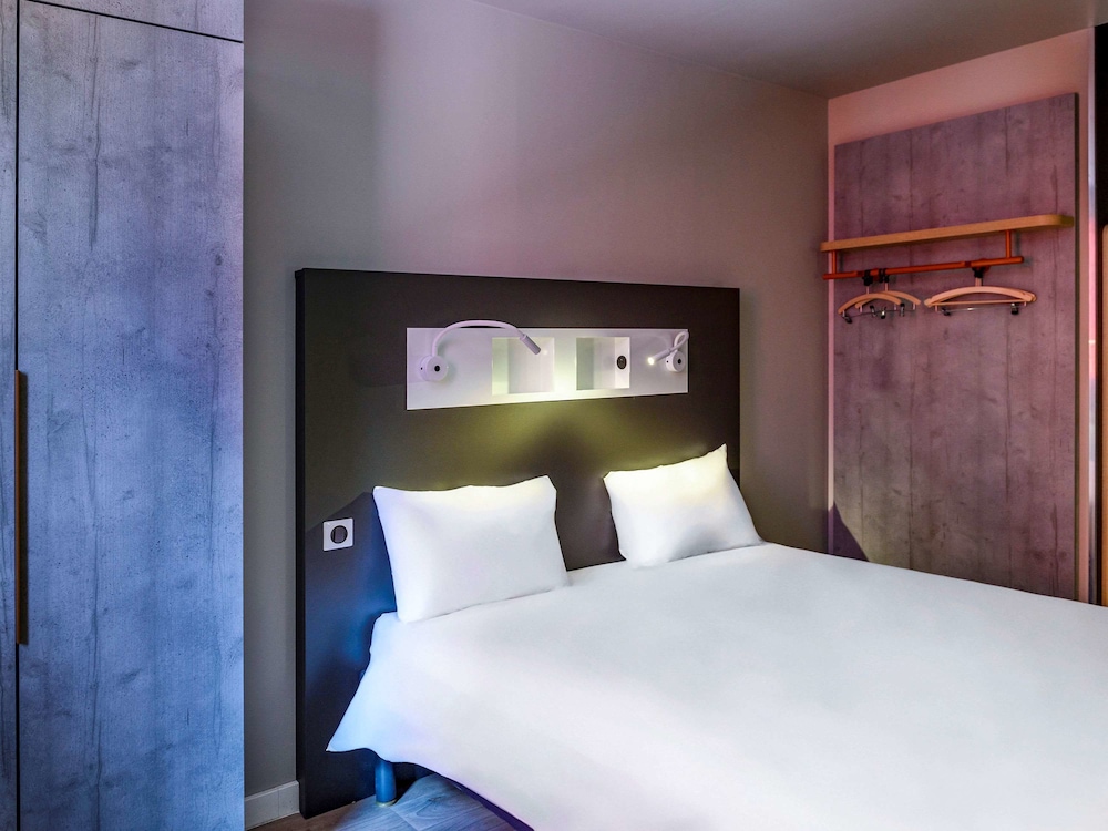 Triple Room, Multiple Beds - Photo 12