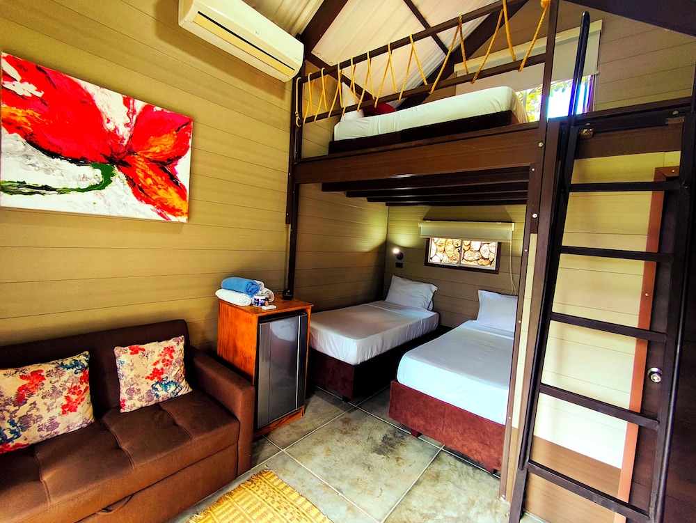 Club Quadruple Room photo 1