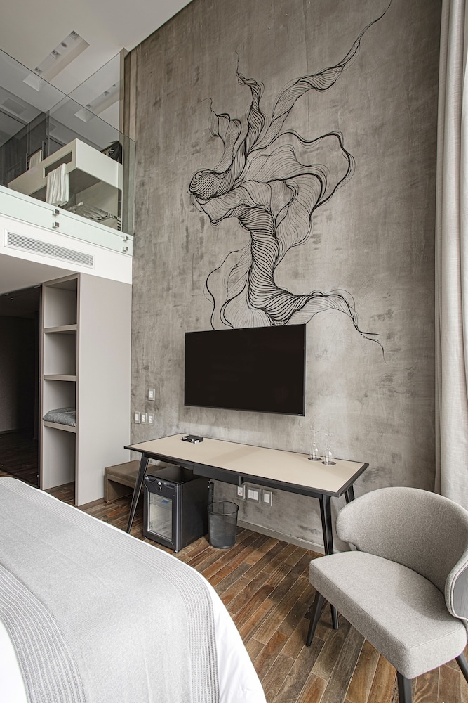 Deluxe Studio Suite - Photo 4