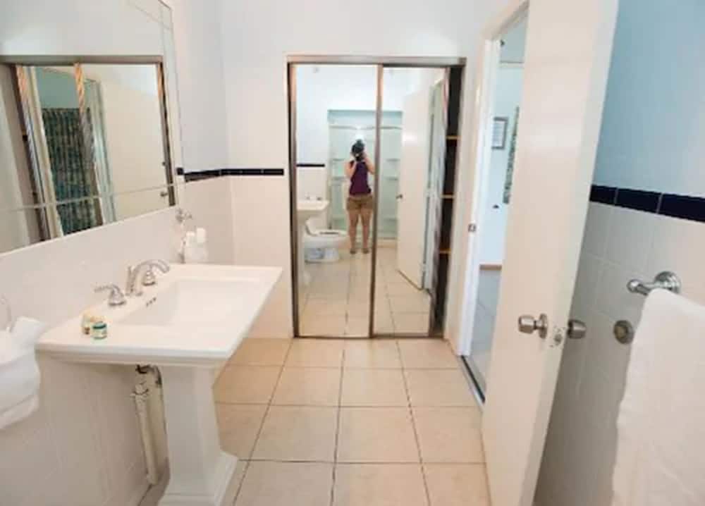 Family Double or Twin Room, Beach View, Beachfront photo 2