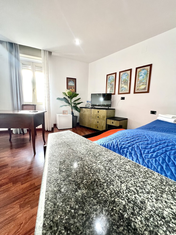 Quadruple Room - Photo 6
