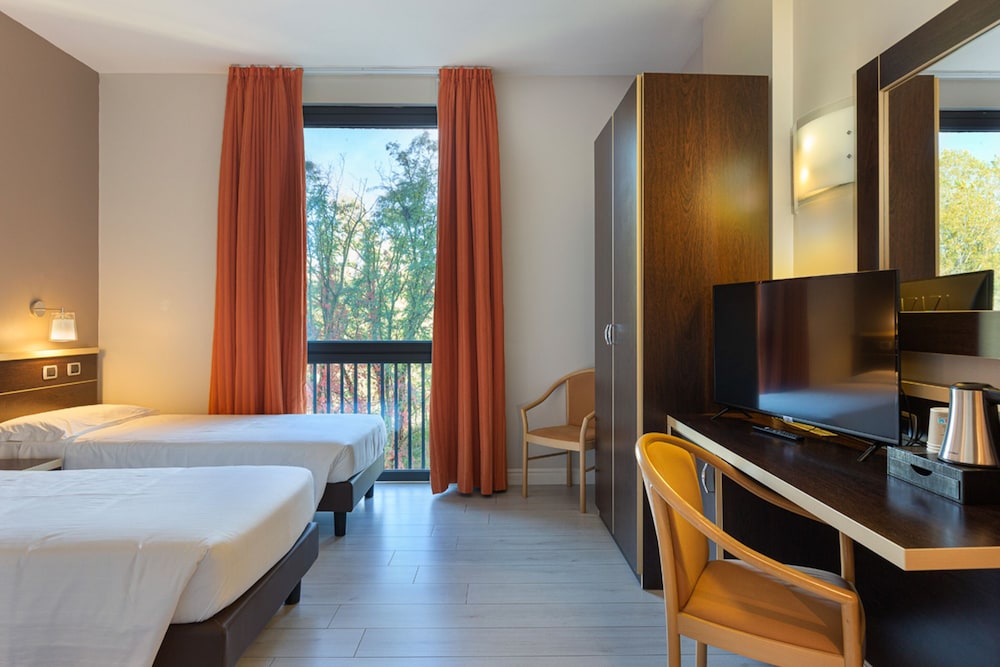 Deluxe Triple Room - Photo 8