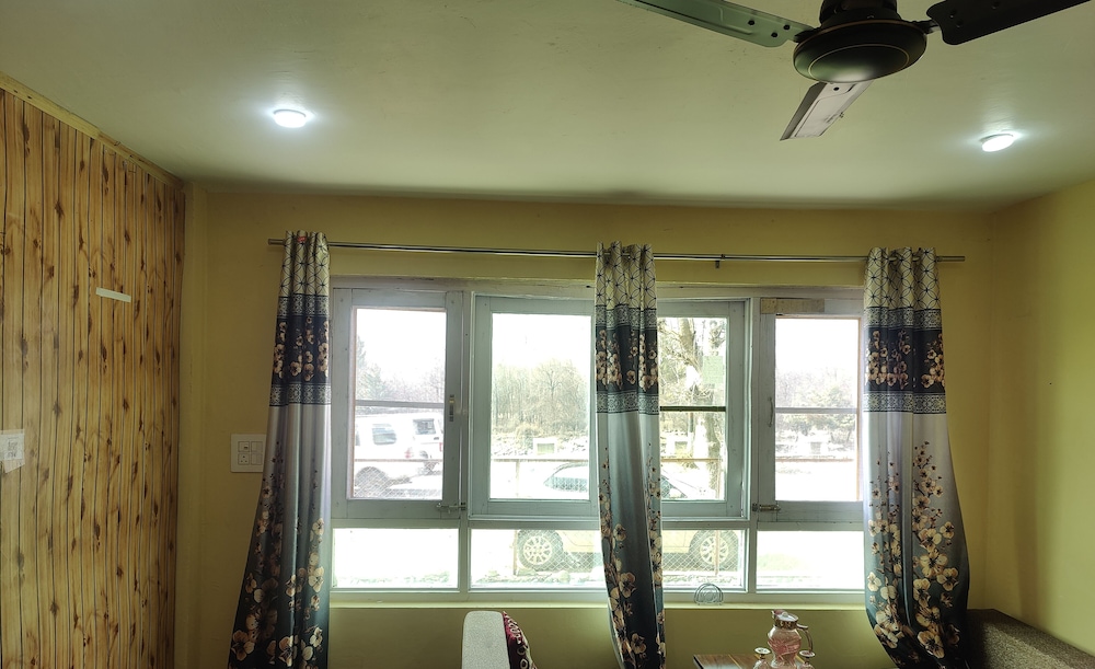 Classic Room, Non Smoking, River View photo 2