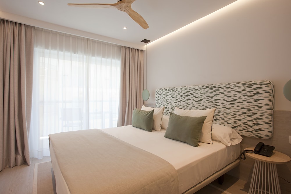 Double Room (Street Views)