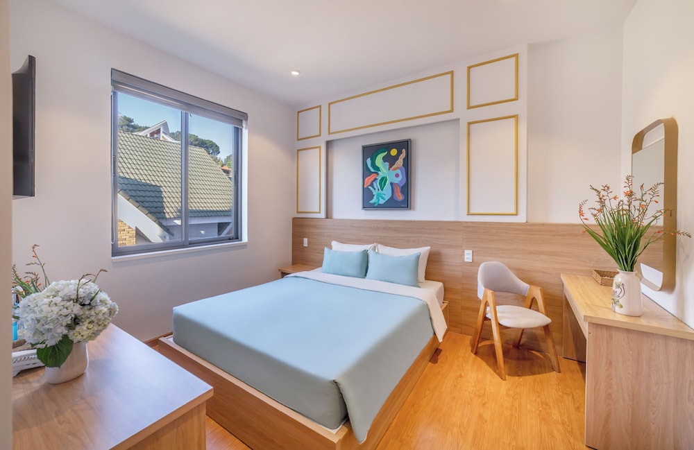 Superior Double Room, City View