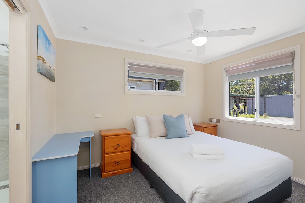 Deluxe Cabin - Sleeps 6 photo 1