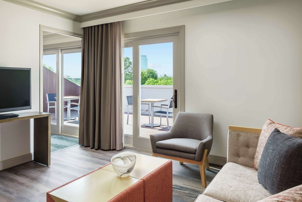 Suite, 1 Bedroom, Terrace - Photo 1
