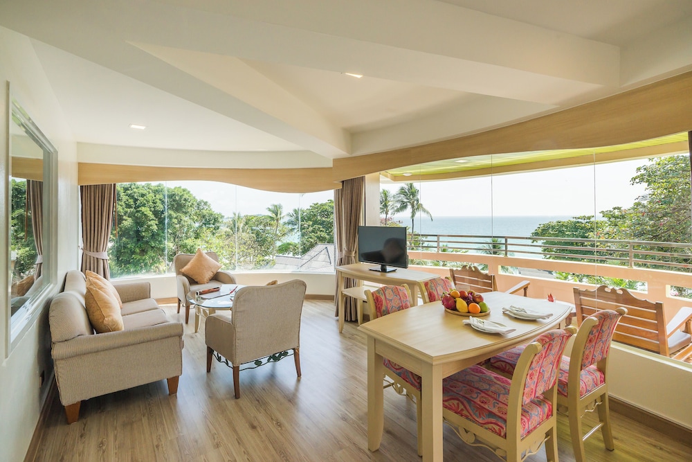 Sunrise Suite - Photo 3