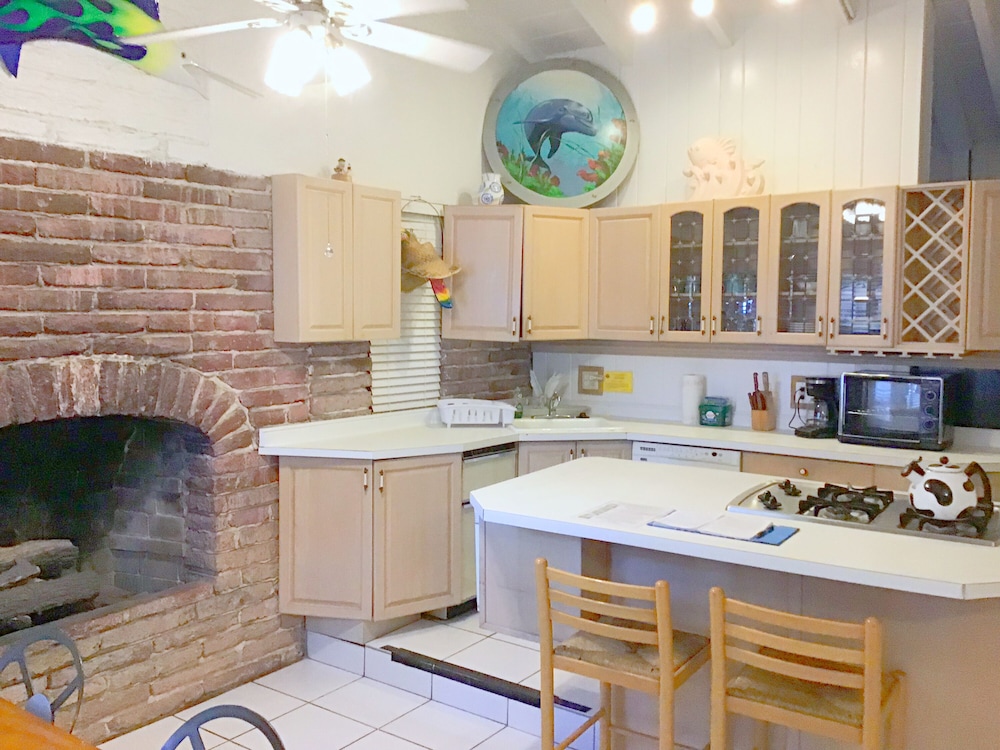 Family Cottage, 2 Bedrooms, Kitchen, Partial Ocean View photo 3