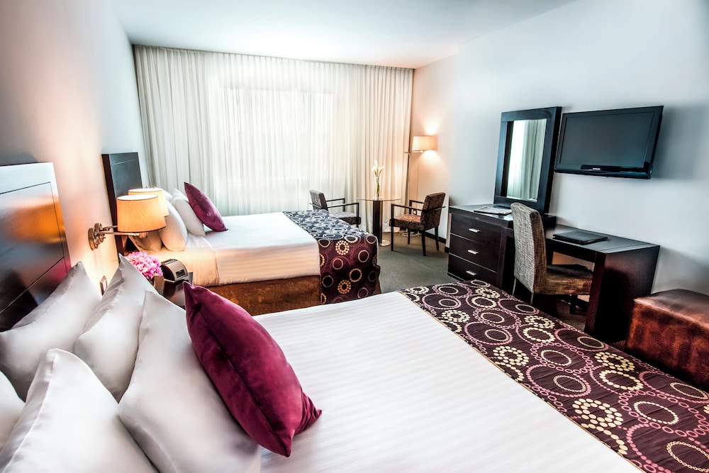 Classic Double Room, 2 Queen Beds, City View photo 2