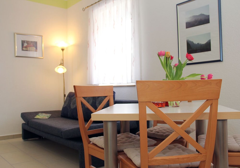 Apartment (#4) - Photo 3