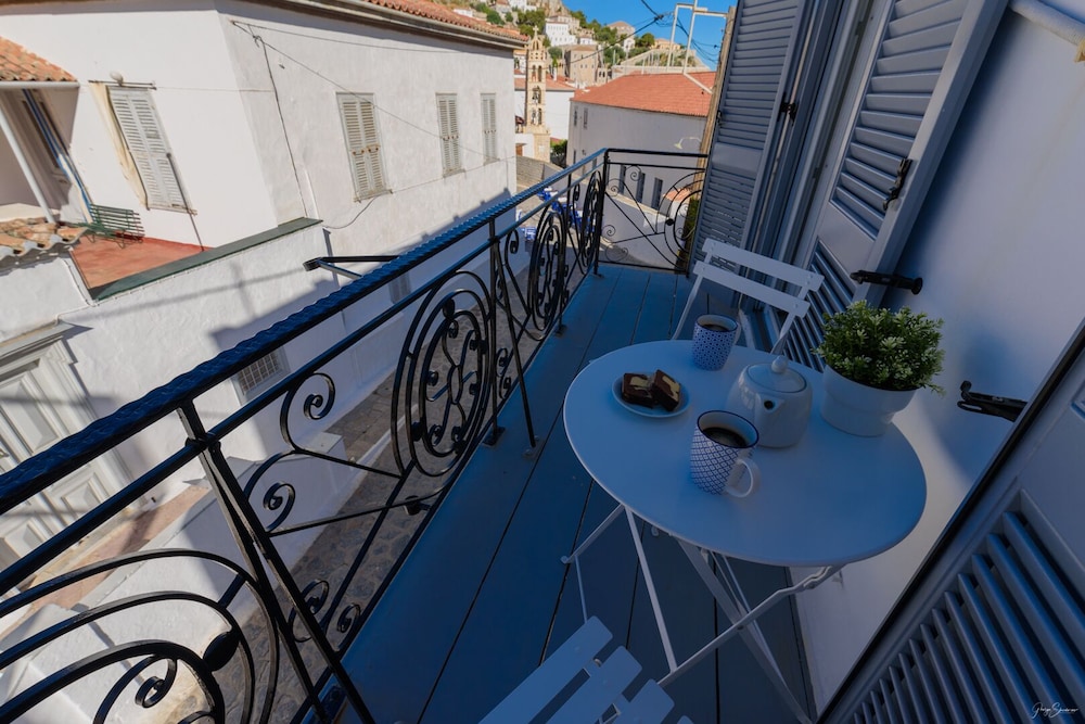 Luxury Apartment photo 2
