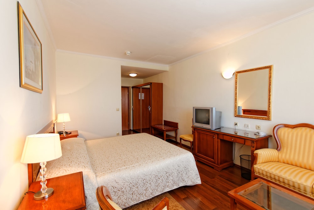 Classic Double Room - Photo 2