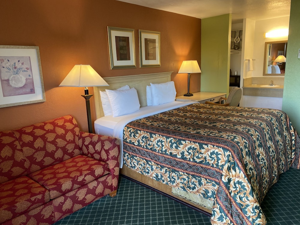 Standard Room, 1 King Bed with Sofa bed - Photo 2