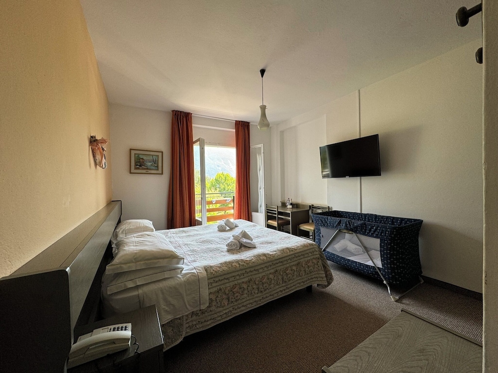 Standard Double or Twin Room, Balcony, Lake View