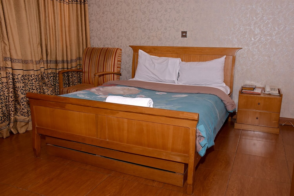 Single Room - Photo 1
