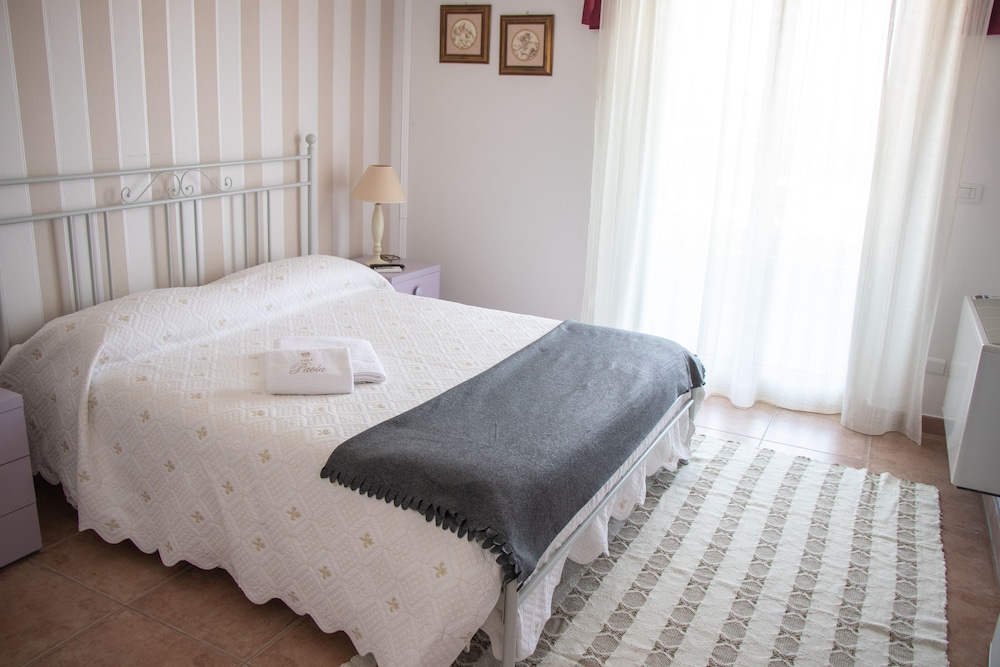 Double Room, Non Smoking (Suite Vanessa) photo 1