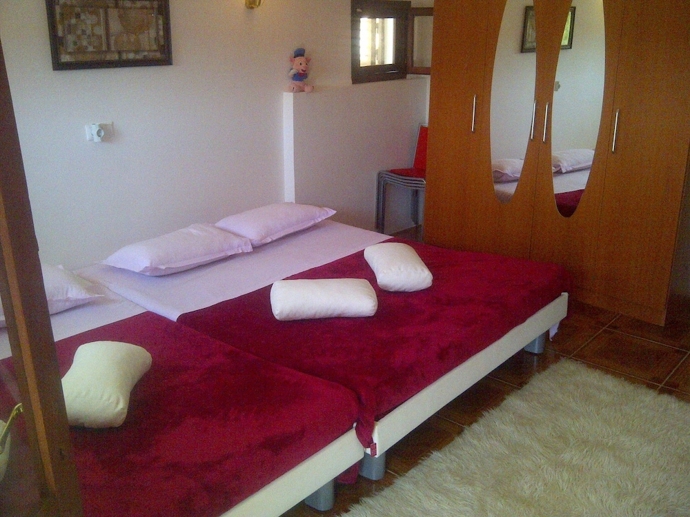 Family Villa, 4 Bedrooms, Pool Access, Beach View
