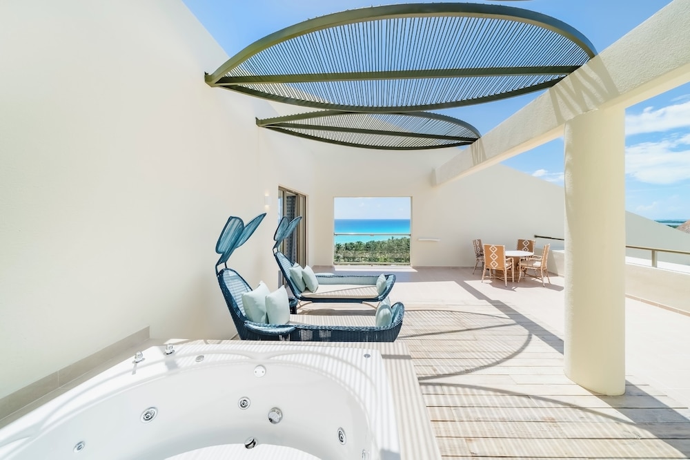 Suite, Ocean View (master)