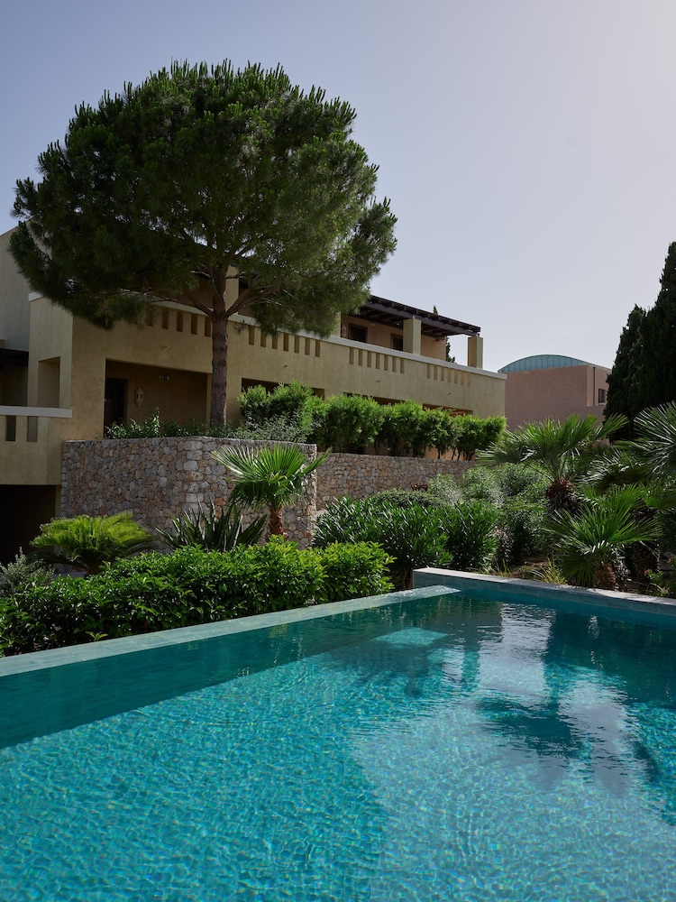 Twin / Double Room with Plunge Private Pool Inland View thumbnail 6