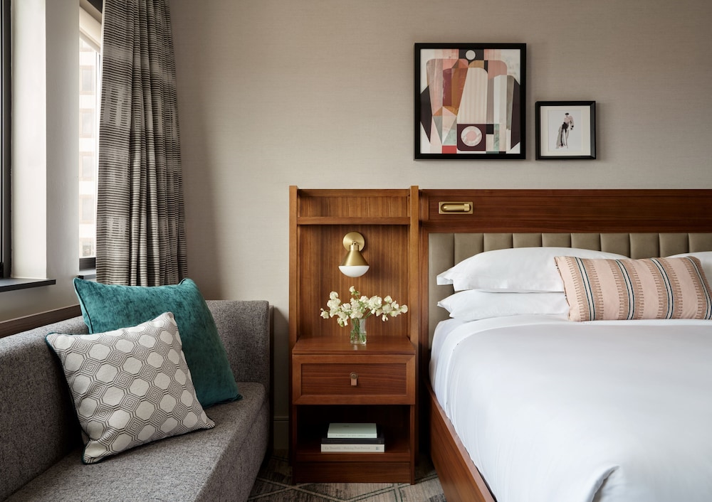 Classic Room, 1 King Bed - Photo 7