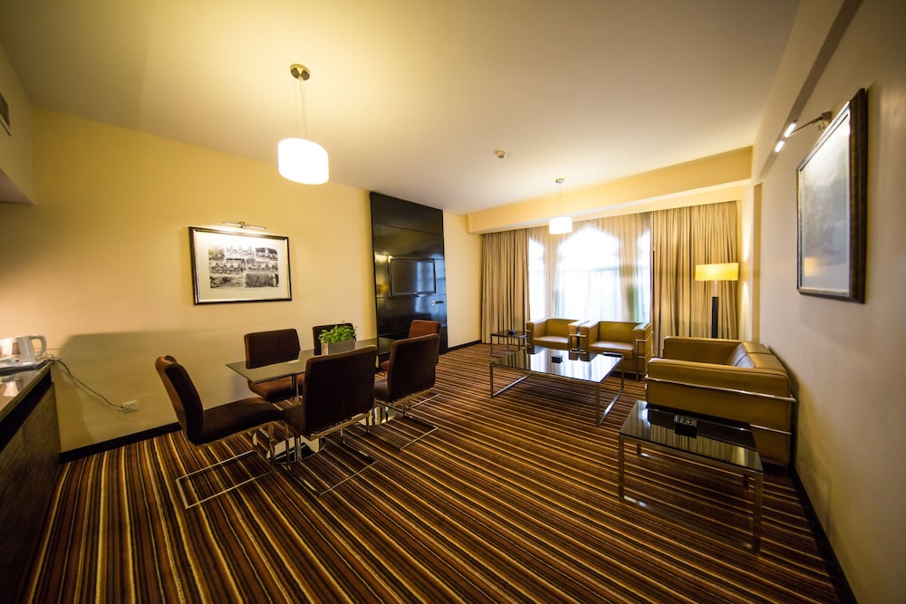 Executive Suite, 1 King Bed, Non Smoking - Photo 8