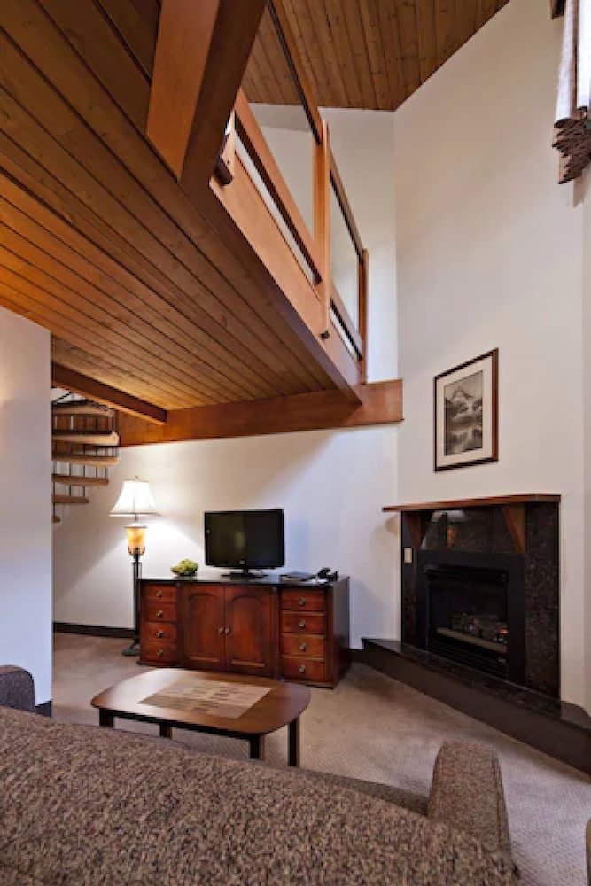 Loft Fireplace Suite - Photo 3