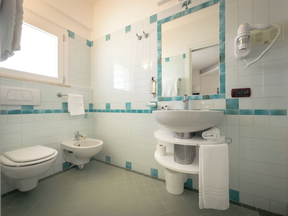 Basic Single Room photo 3