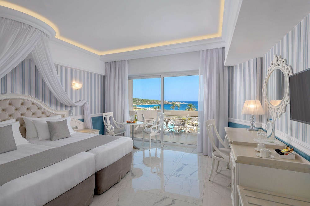 Superior Room, Sea View - Photo 1