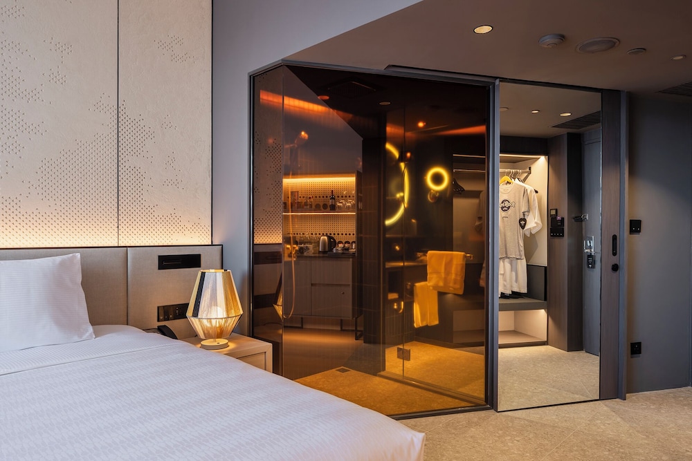 Deluxe Room - Newly Renovated