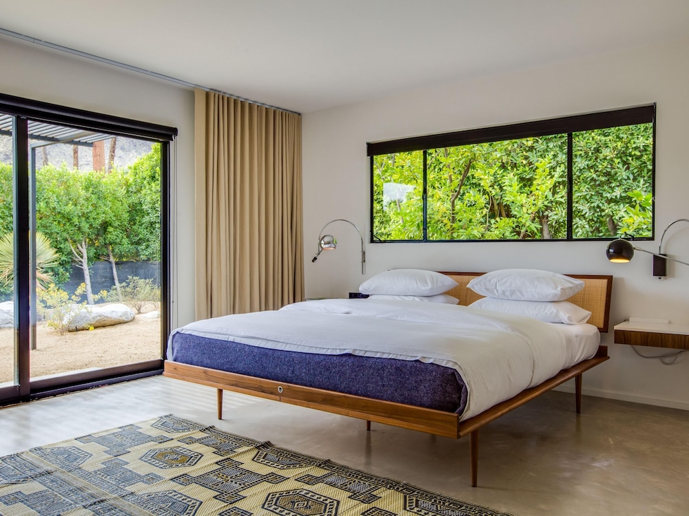 House, Multiple Beds (Mostero House)