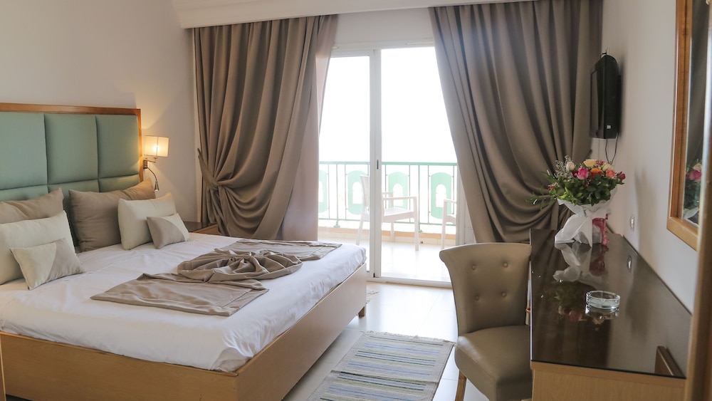 Double or Twin Room - Photo 3