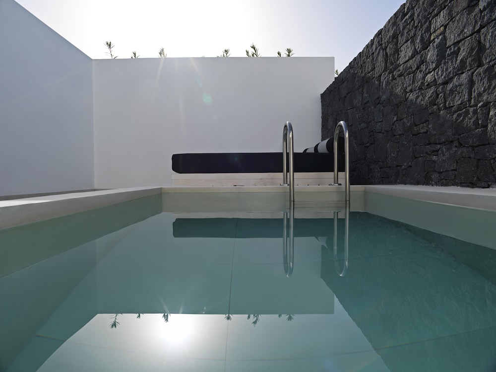Junior Suite with Inner Courtyard View & Plunge Pool - Photo 9