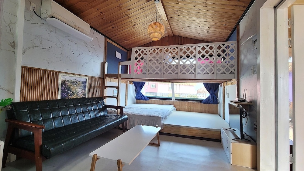 Basic Room, 1 Bedroom (Dogchae Caravan 08 (Ocean View)) - Photo 5