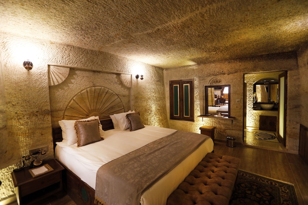 Deluxe Suite - Photo 5