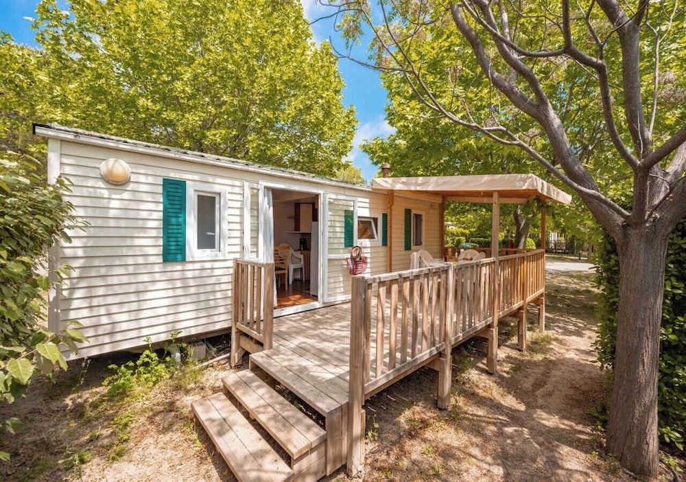 Classic Mobile Home, 2 Bedrooms photo 1