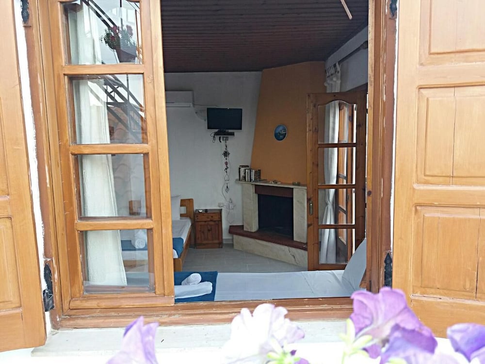 Basic Triple Room photo 2