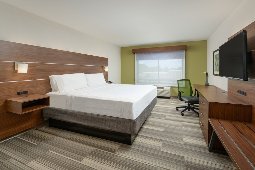 Room, 1 King Bed with Sofa bed (Wet Bar) - Photo 1