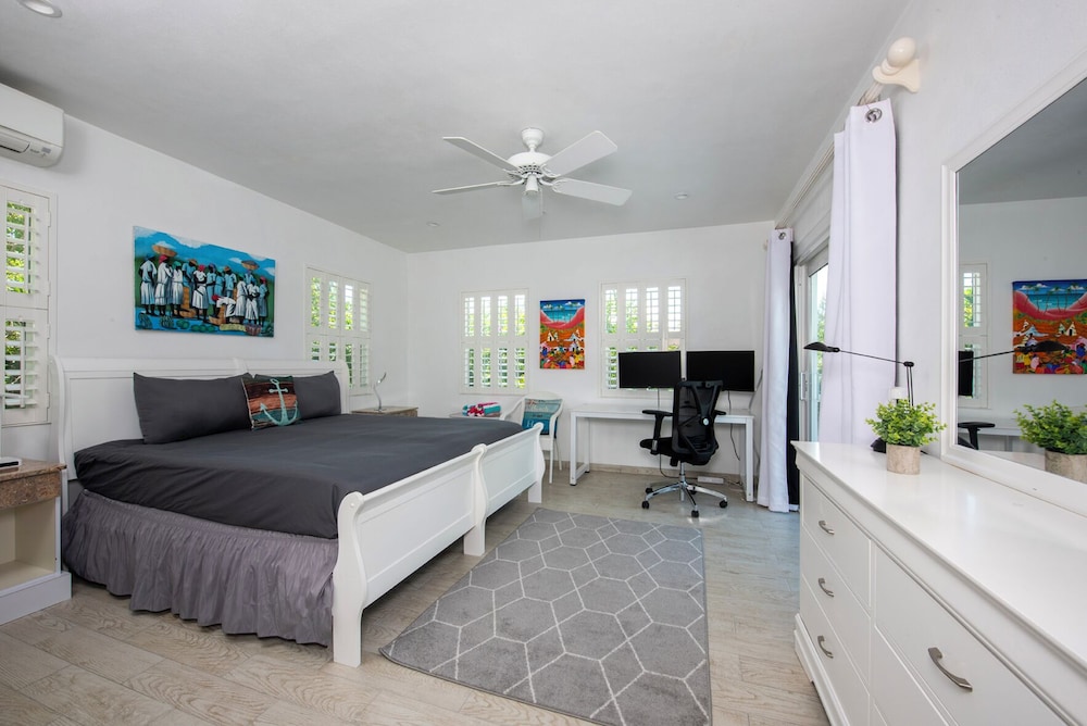 Villa photo 1