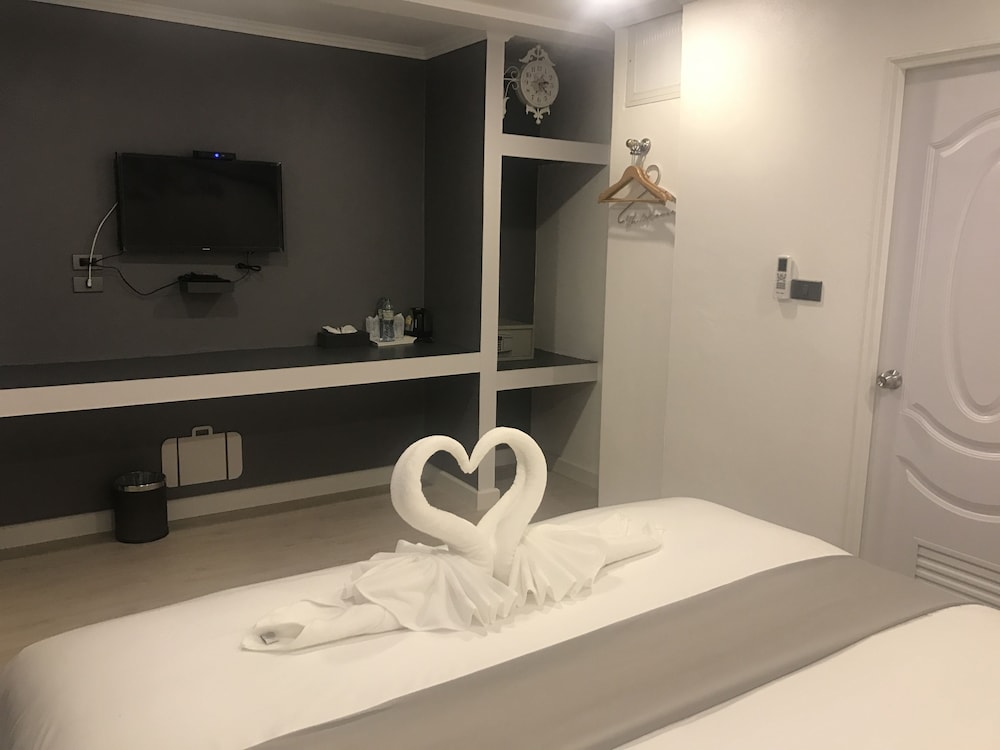 Standard Double Room, 1 King Bed, Non Smoking photo 2