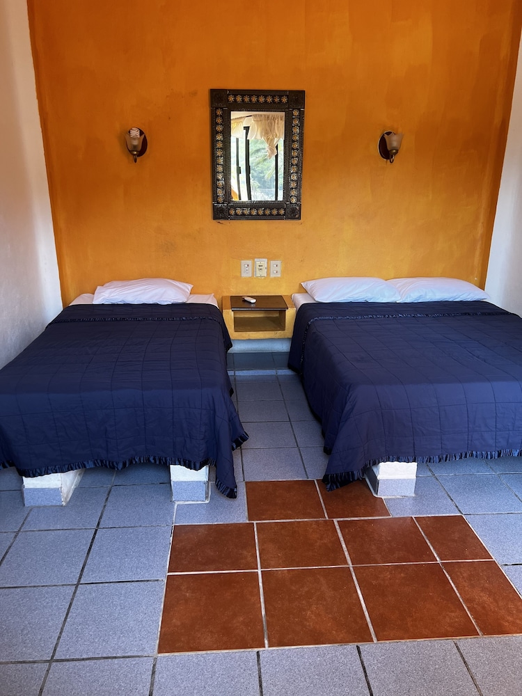 Room (6) photo 2
