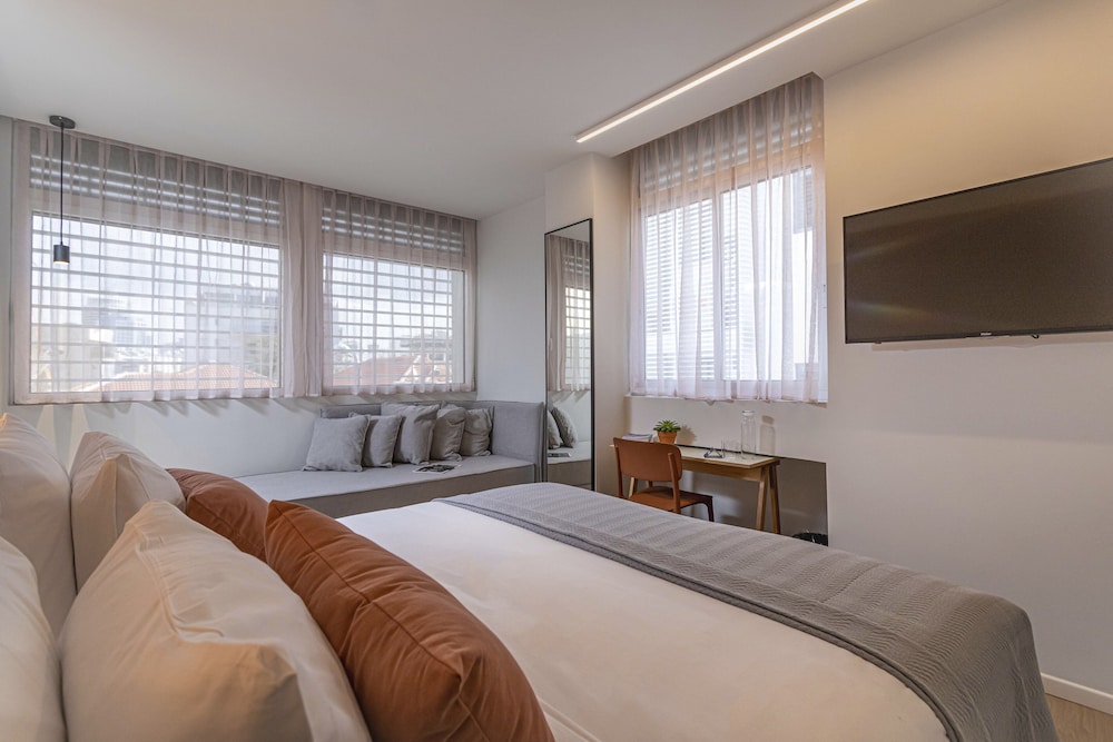 Premium Double or Twin Room - Photo 7
