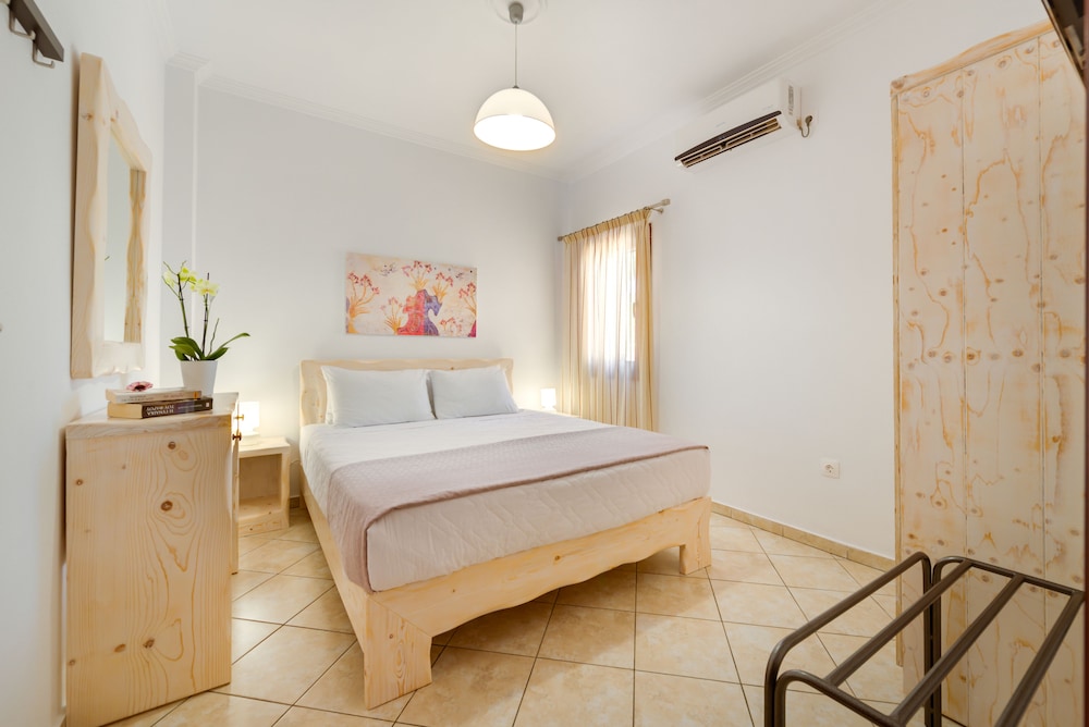 Deluxe Apartment With Hot Tub And Caldera View
