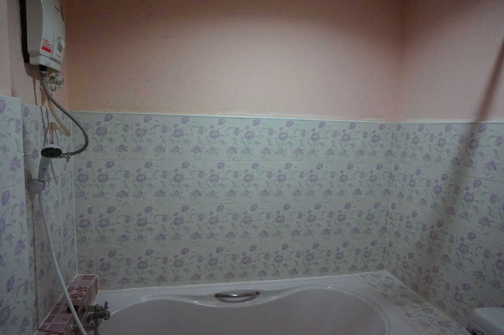 Standard Double Room with Bathtub photo 3