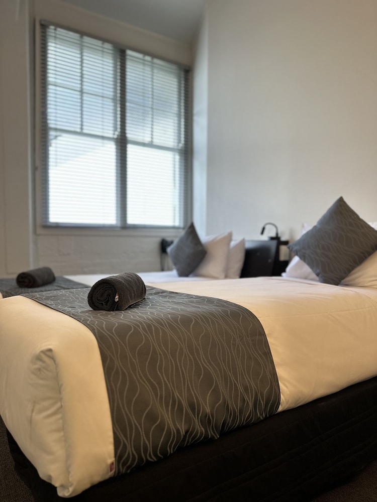 Basic Twin Room, 2 Twin Beds - Photo 5
