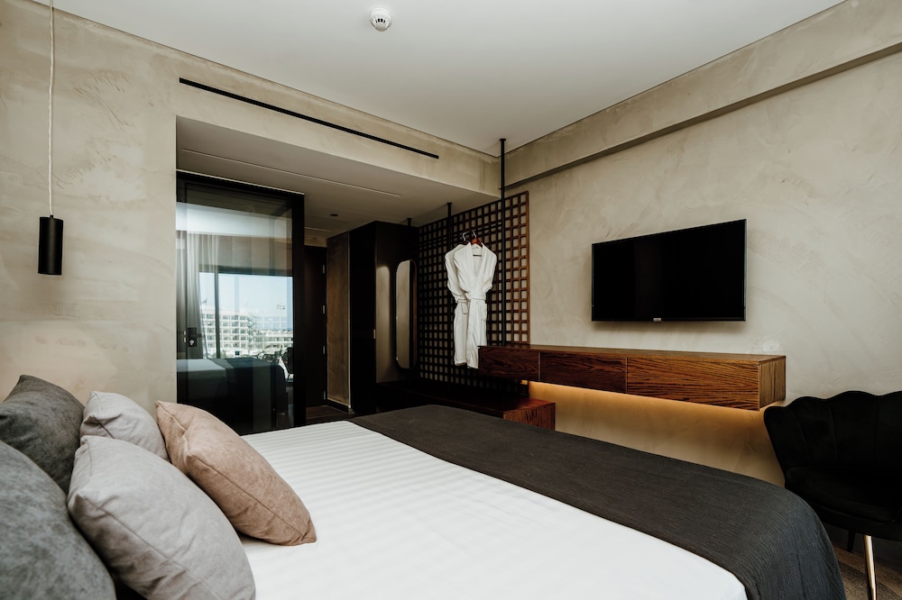 Superior Triple Room, Partial Sea View