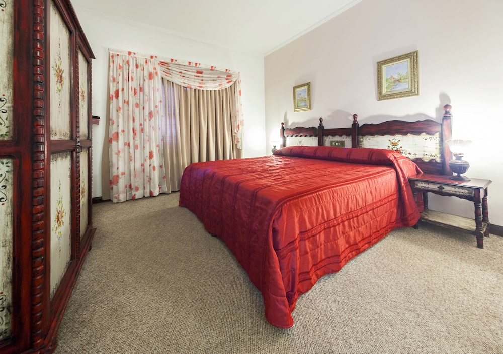 Deluxe Double Room, 1 King Bed photo 2