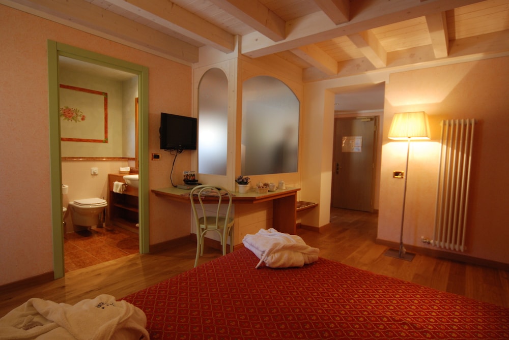 Superior Double or Twin Room photo 2