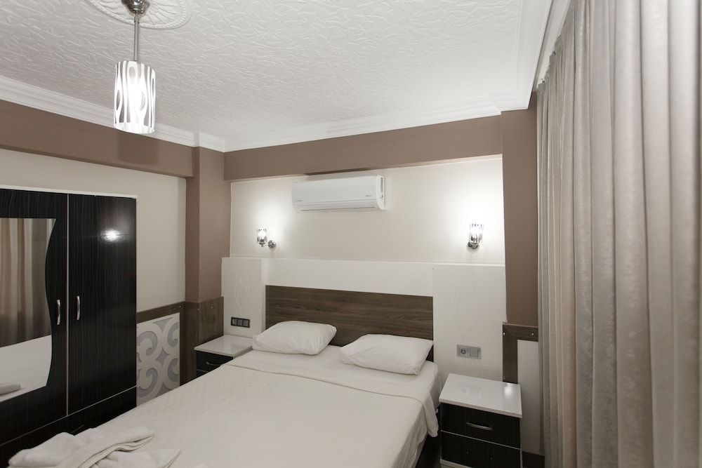 Standard Double or Twin Room - Photo 3